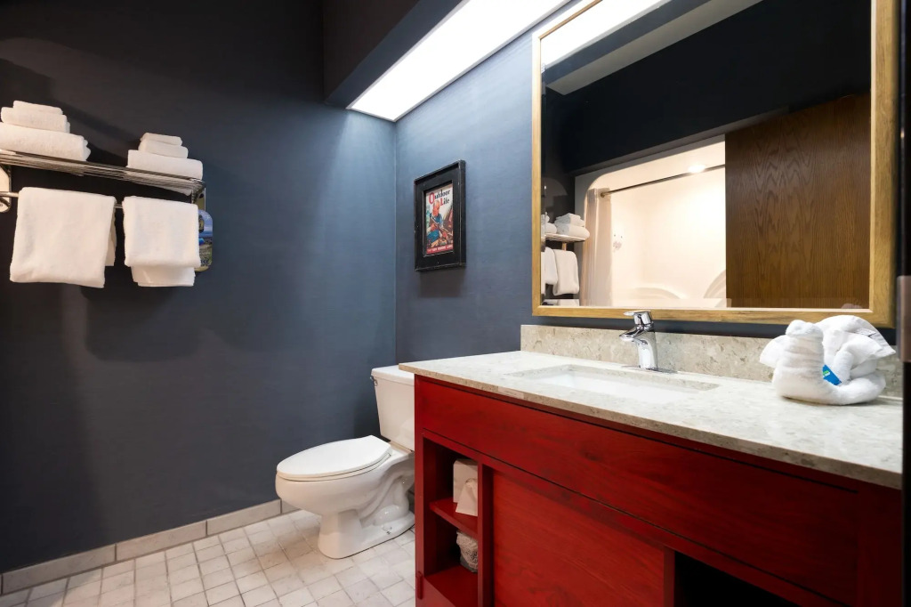 Wildwood Lodge & Suites