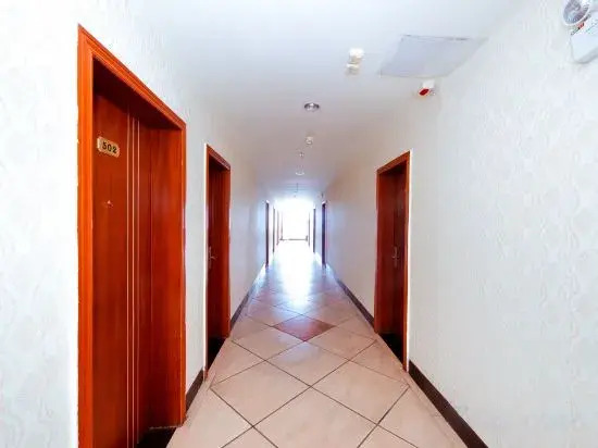 Luchuan Baisheng Business Hotel