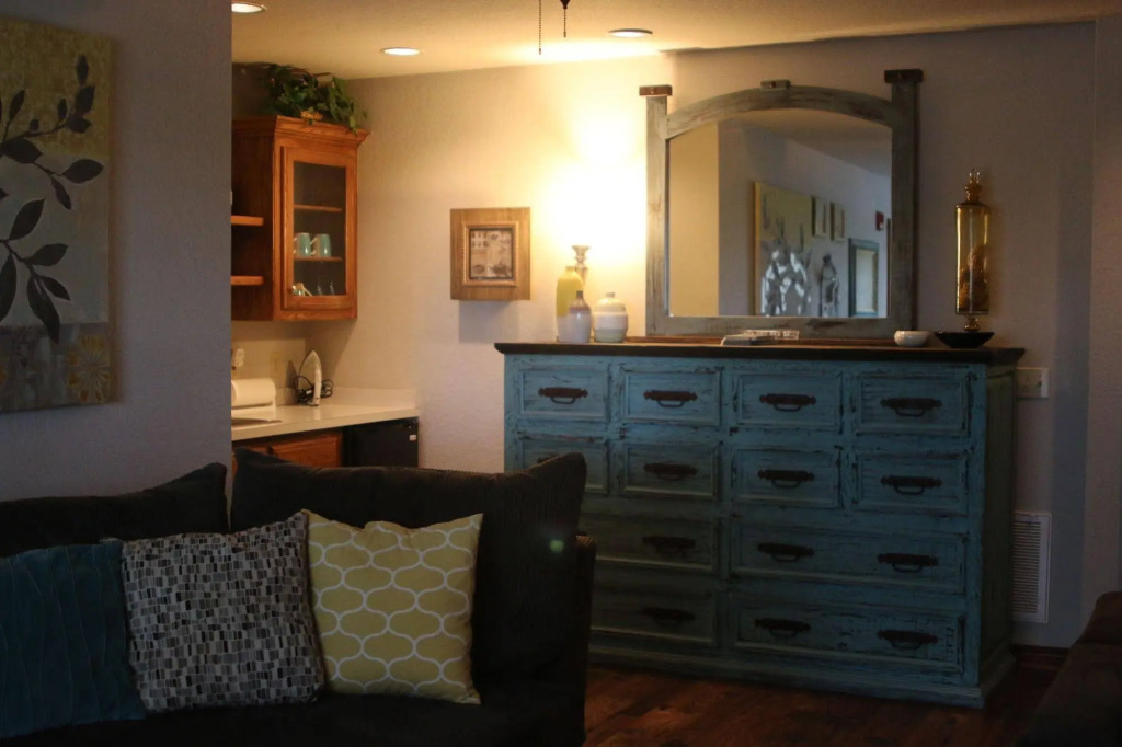 The Whispering Pines Inn