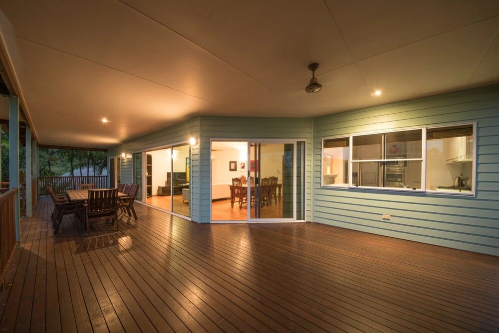 180 views king suite NB Pets must be okd by host B4 booking as T&Cs Apply CALL Bella Vista on Nara