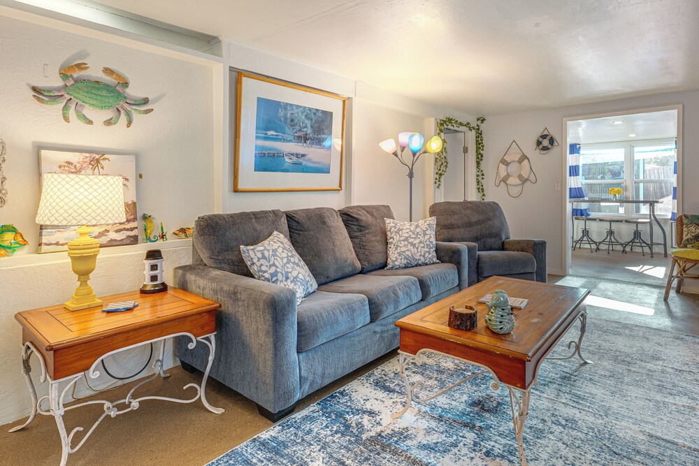 Sun & Sand in St Pete! Family Home w/ Tiki Bar