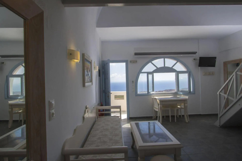 Erato Apartments