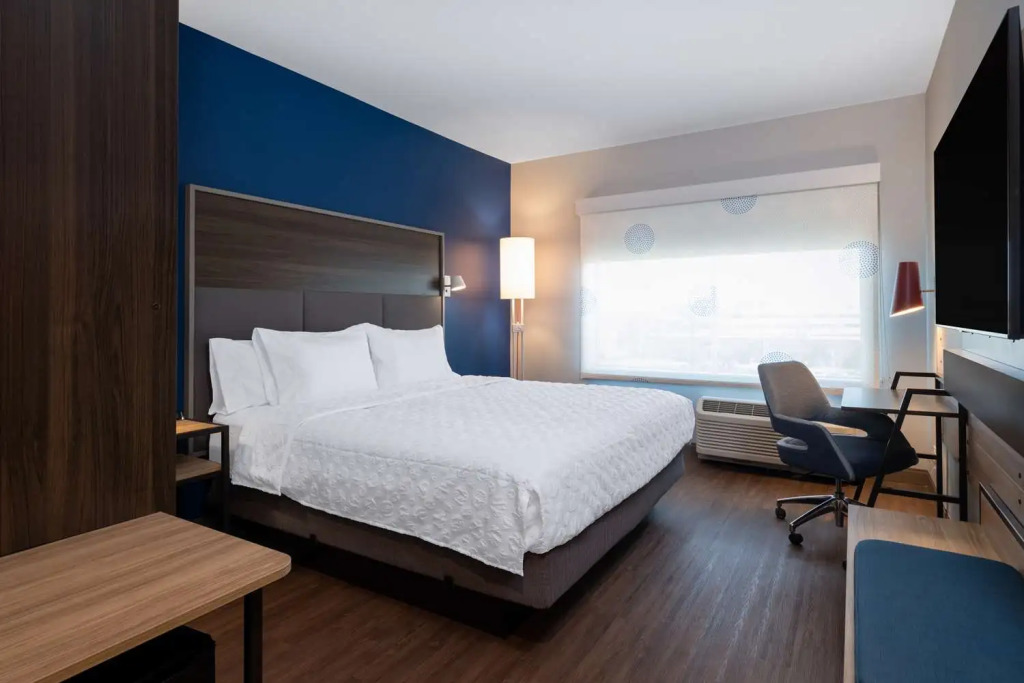 Tru by Hilton Naperville Chicago