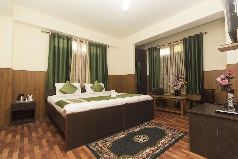 OYO 7431 Hotel Tushita