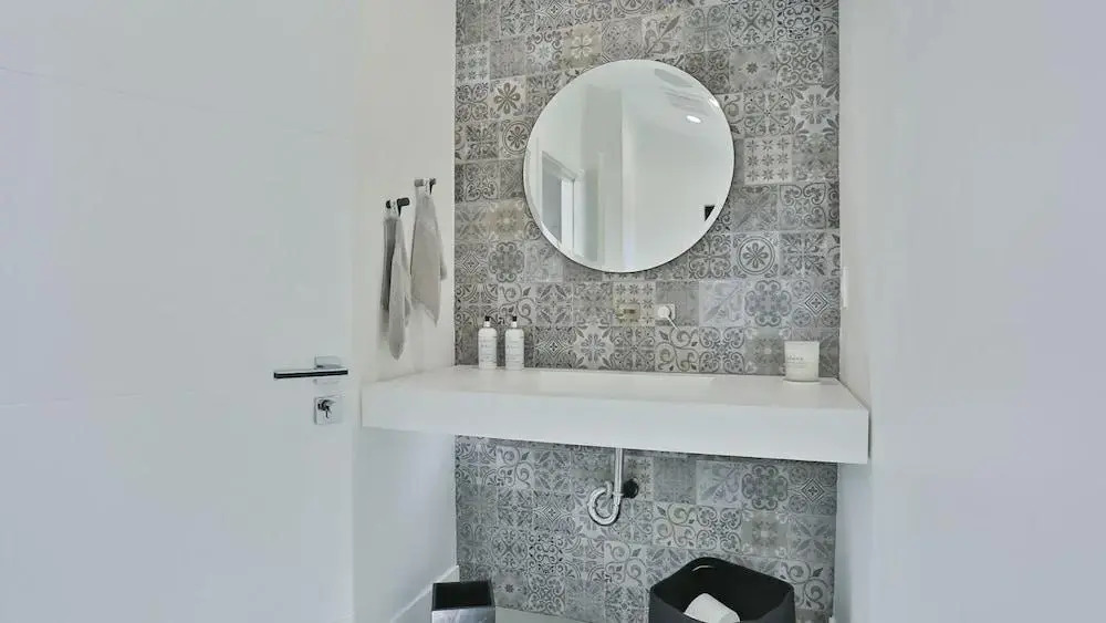 Spacious 5 Bedroom West Hollywood Home With Pool