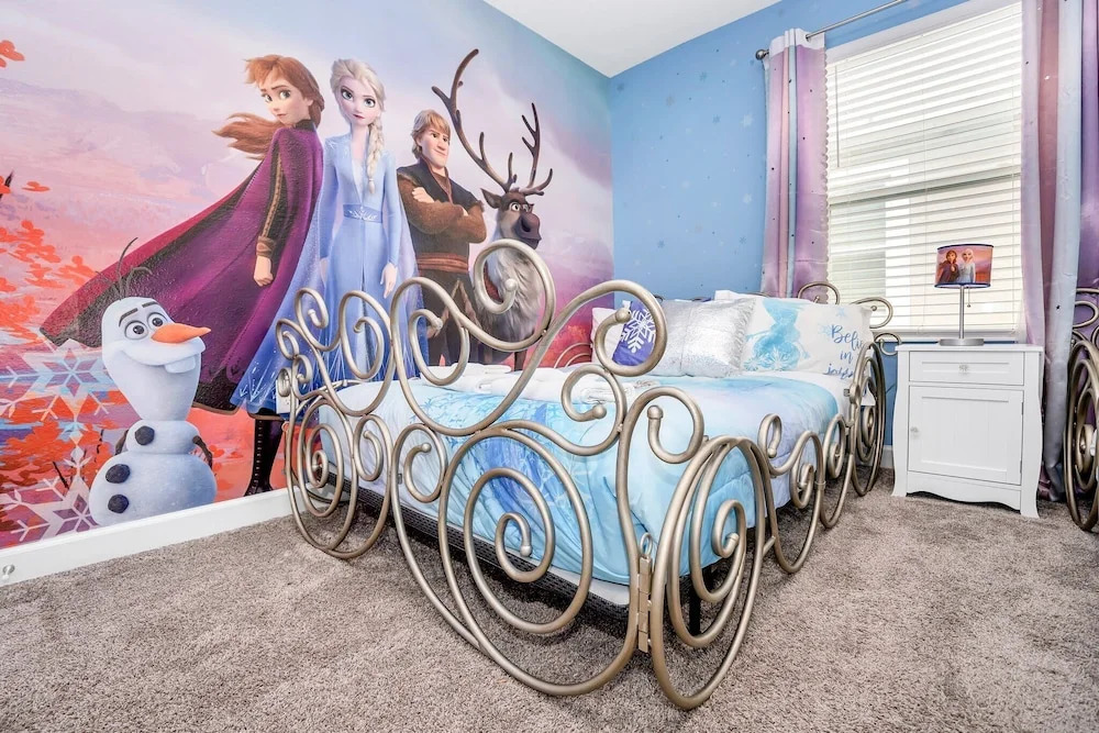 Frozen, Spiderman and Mickey Rooms, Private Pool!