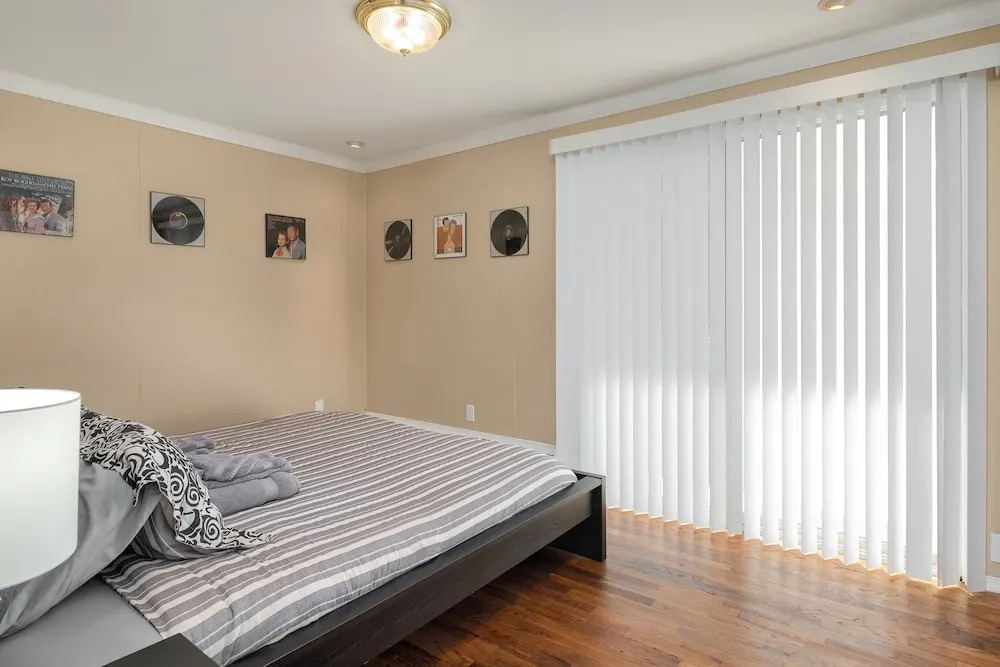 Seattle Vacation Home - Roy Street