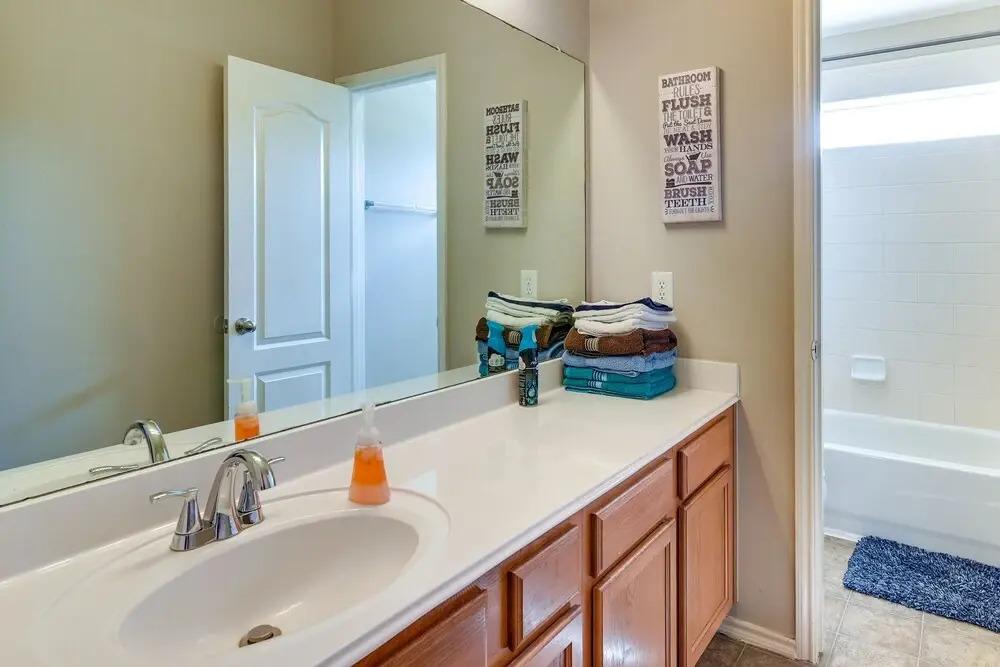 Pet-friendly Pearland Home ~ 21 Mi to Houston!