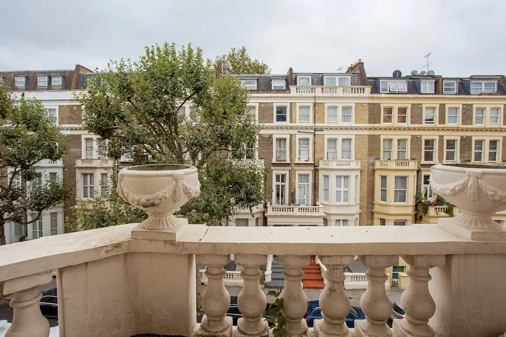 Gorgeous Central One Bed in Earls Court