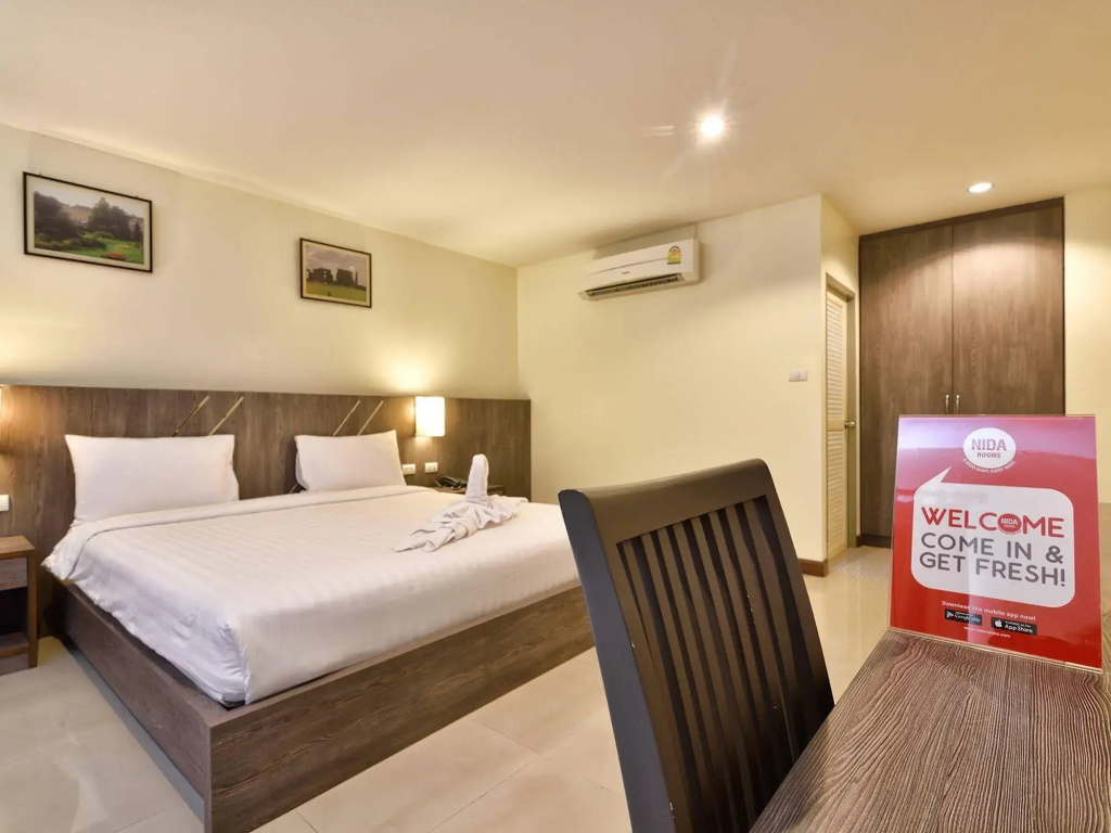NIDA Rooms Patong Silk House