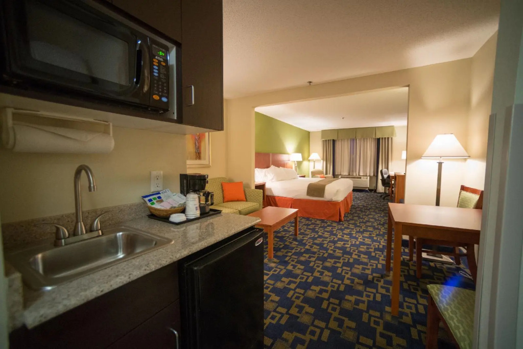 Holiday Inn Express Hotel & Suites Wake Forest - Raleigh North by IHG