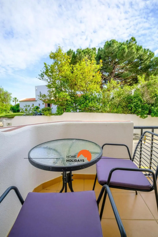 #094 Lovely Oura Beach Flat Only 5m NewTown