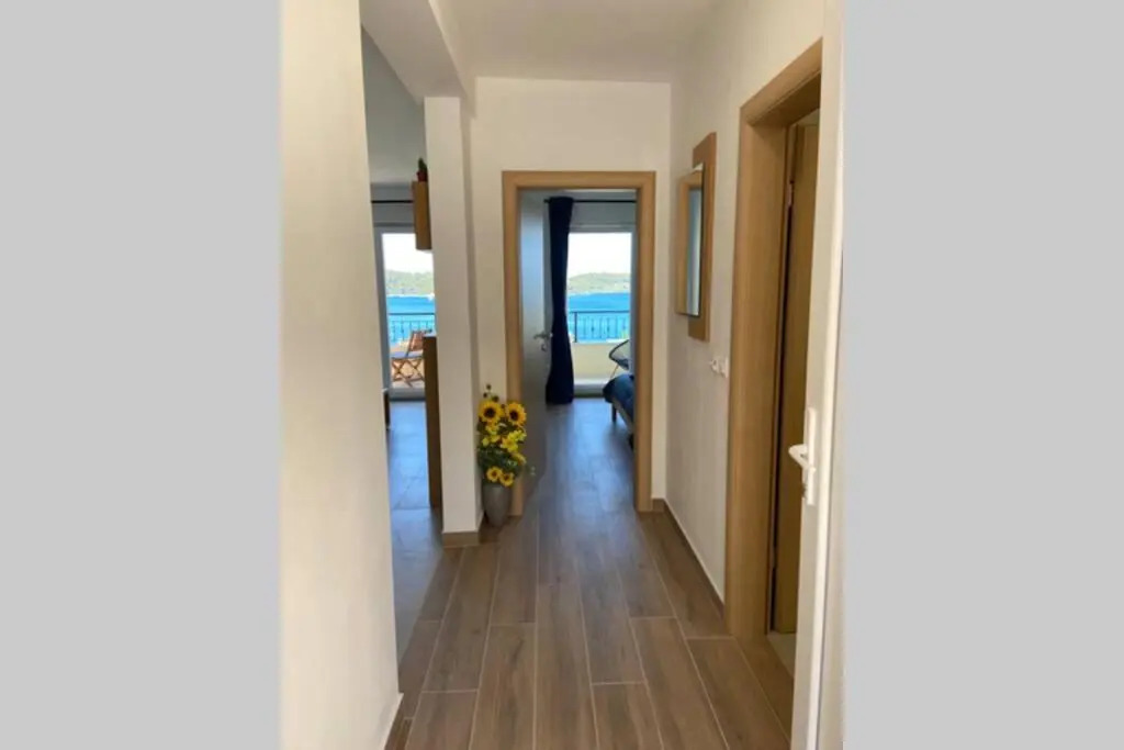 Apartment Sandra (2+2) with a breathtaking view 2