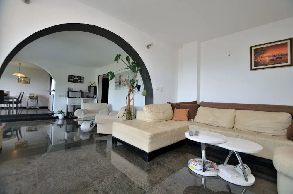 Villa Bregi