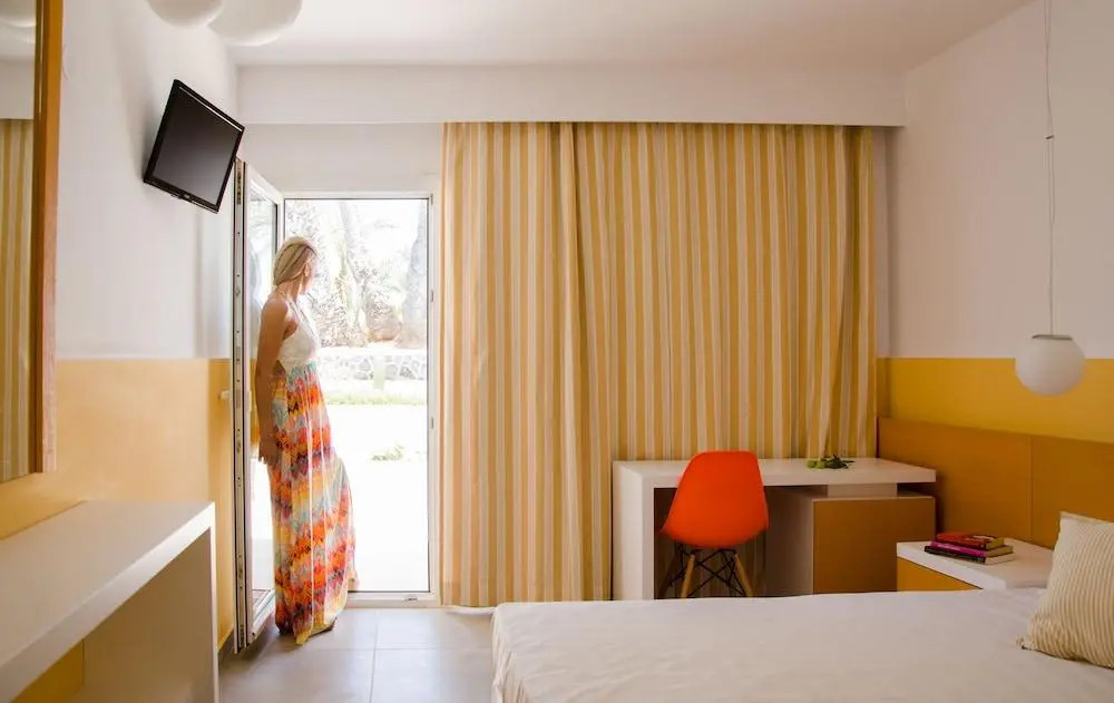 Zeus Hotels Palm Beach