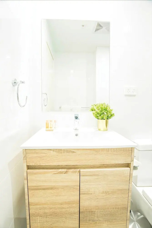 Modern And Chic Apartment Next To Parramatta Station