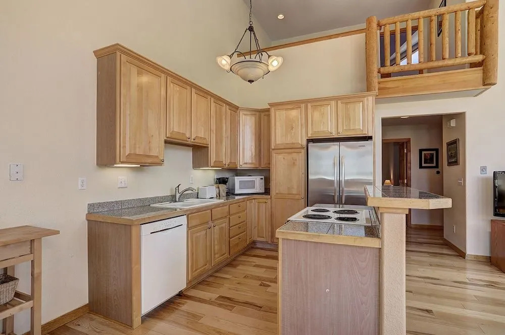130 Meisel Drive 4 Bedroom Townhouse by RedAwning