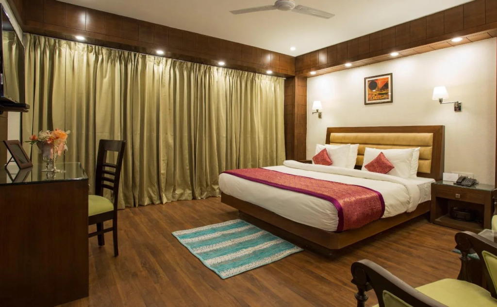 Perfectstayz Premium The Pride at mall road