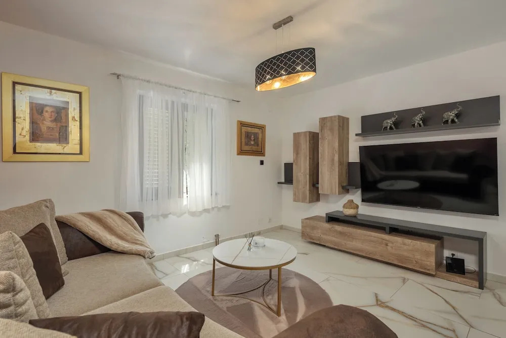 Villa Natali With Pool And Sea View
