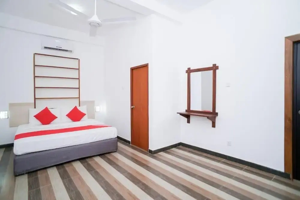 OYO 566 U K G Residencies