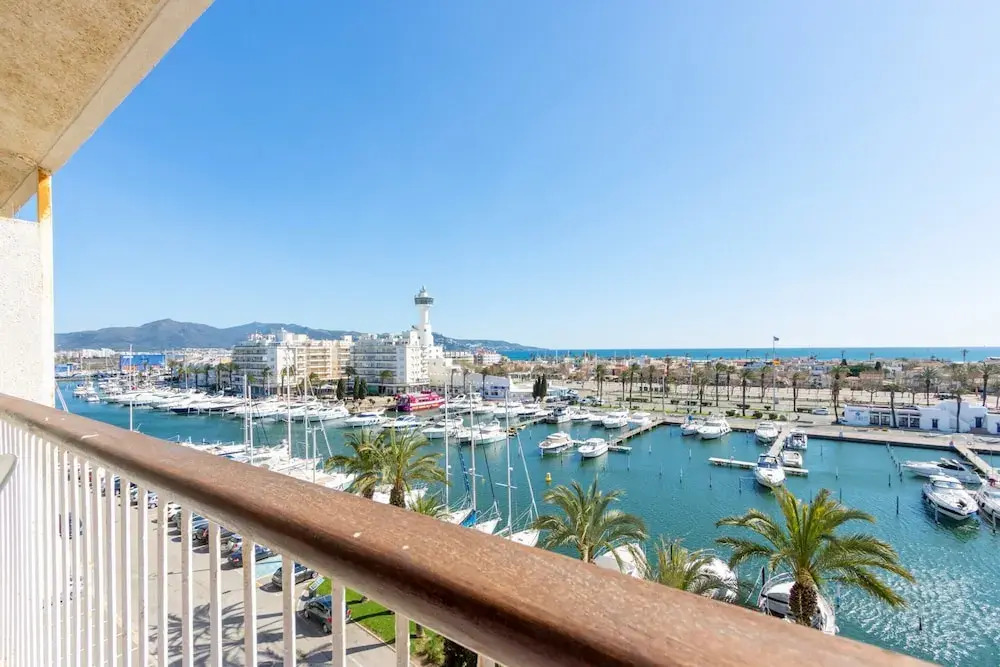 Top-floor Views in Empuriabrava