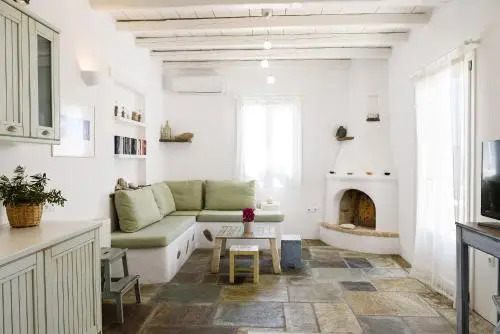 Cycladic beauty and tranquillity in Kostos, Paros