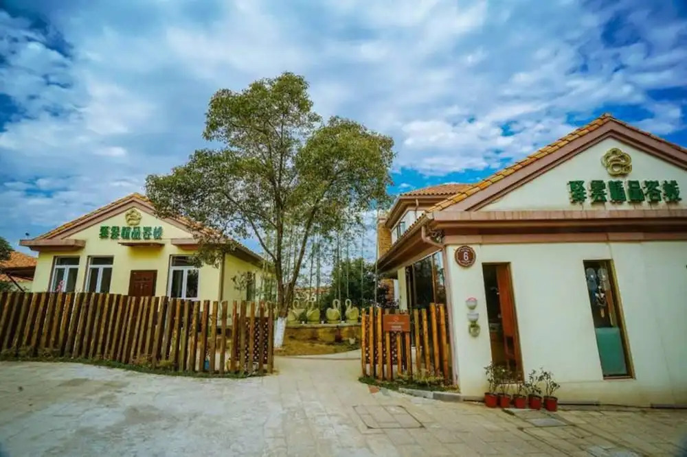 Yiyun Botique Inn Water Front Villa