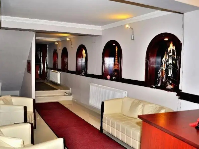 Apartment w/ New Furnitures Next to Istiklal Street and Taksim Square