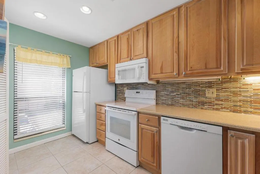 Sea Place 11208, 2 Bedrooms, Sleeps6, Tennis, Ocean Front, Pool, WiFi