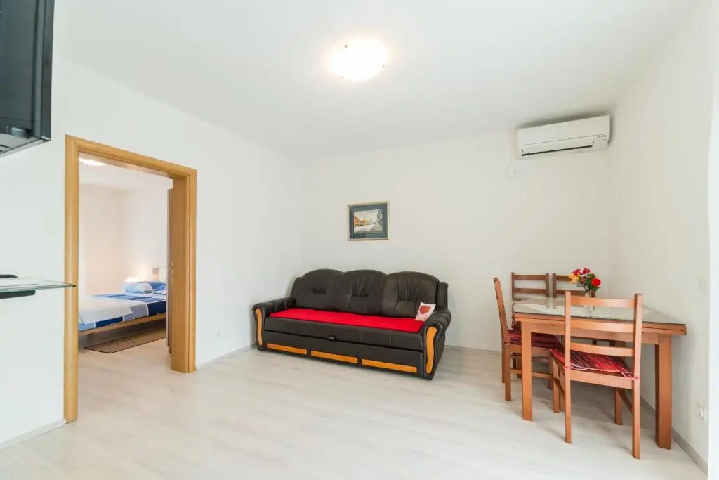 Apartments Brekalo