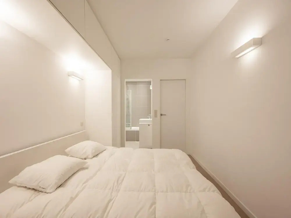 Spacious Seaside Apartment
