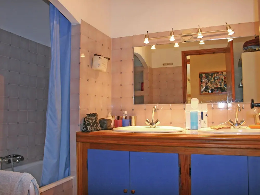 Family Friendly Villa With Secured Private Pool and Beautiful Nature Garden, 1.5 km From Seillans