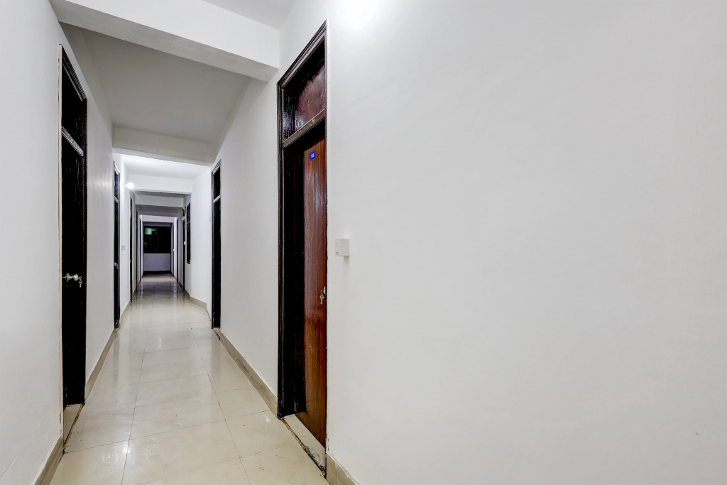 Super Hotel O Sector 4 Manraj Complex Gurugram