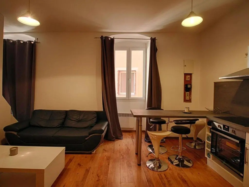 Appartement Ajaccio, 1 pièce, 2 personnes - FR-1-61-507