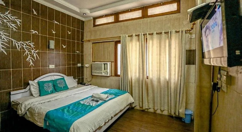 Hotel Embassy