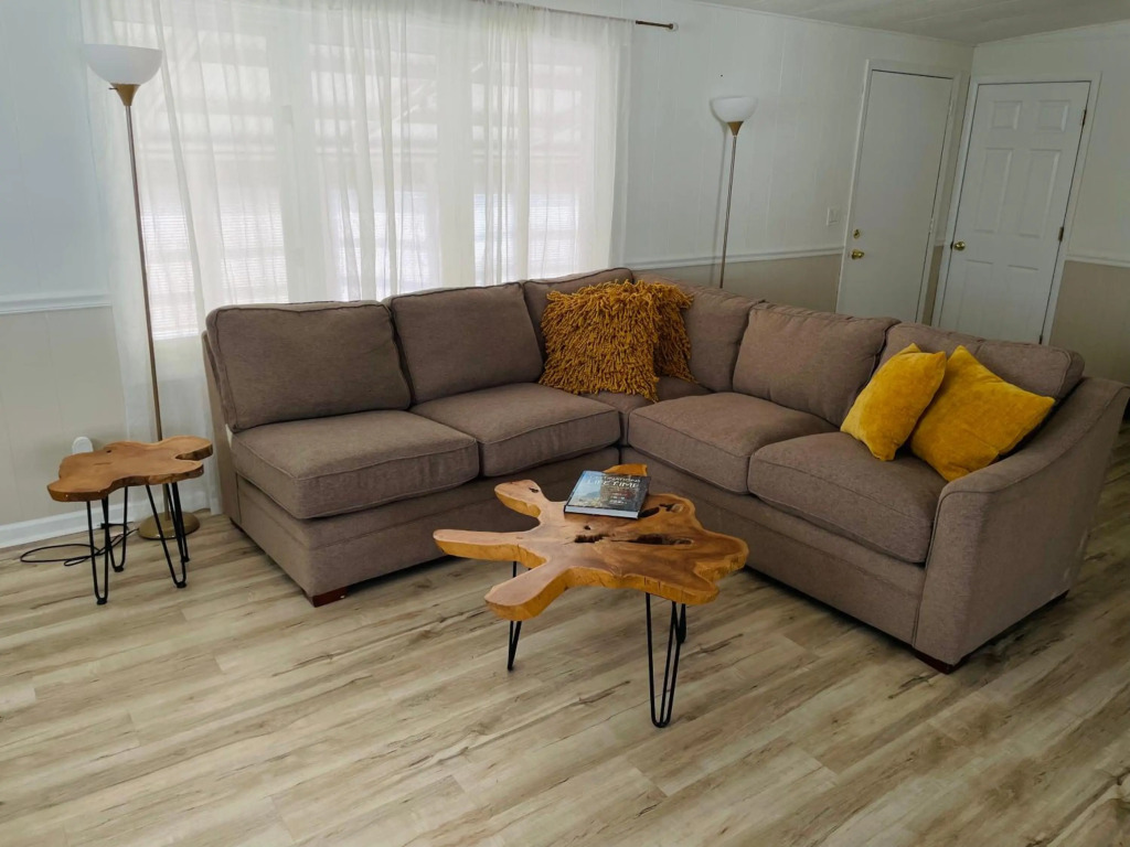 Pet friendly 3 bedroom single family house