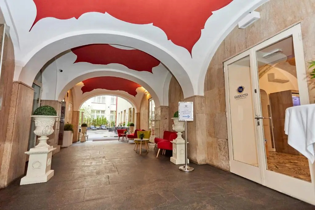 Hotel Garden Court