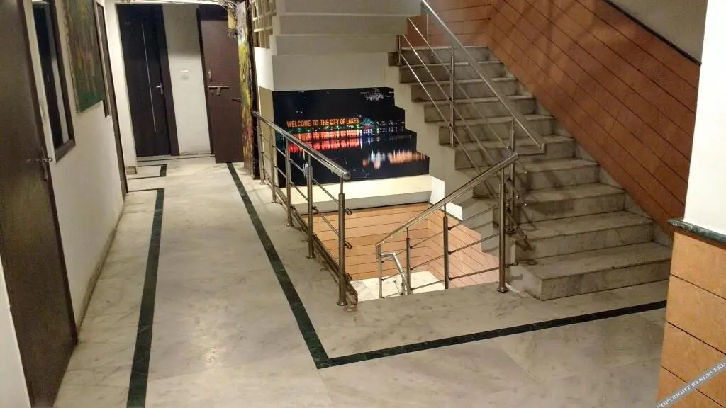 Ellora Hotel