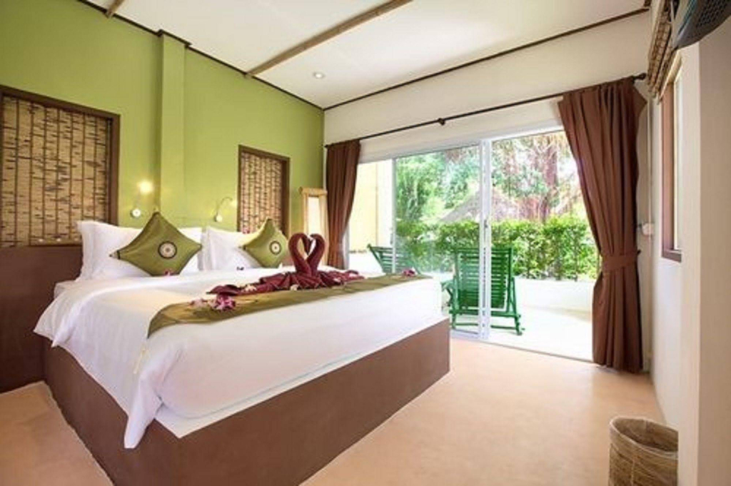 Eden Beach Bungalows