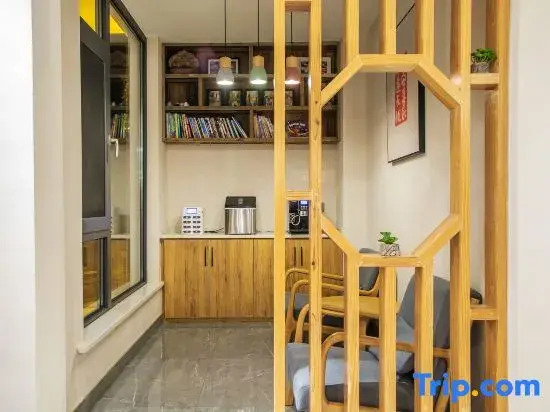 Huyuan Qigu Homestay