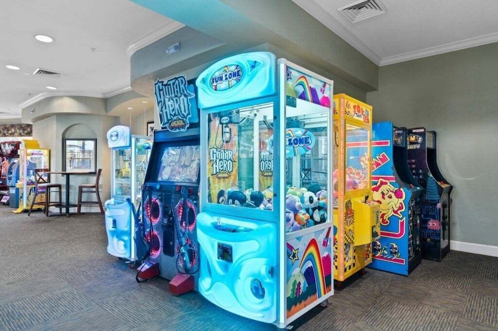 Create Magic Moments Steps Away From Waterpark 3 Bedroom Condo