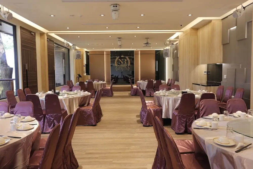 New Era Art Resort and Spa