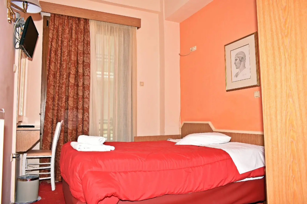 Iniohos Hotel
