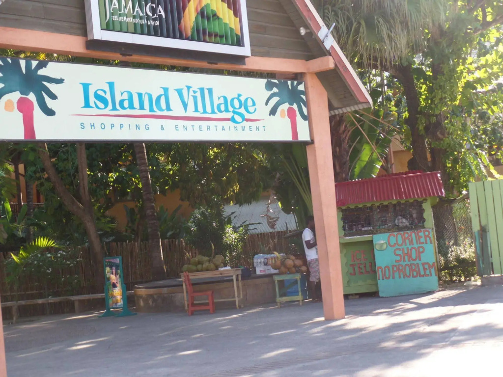 Dolphin Beach Suite