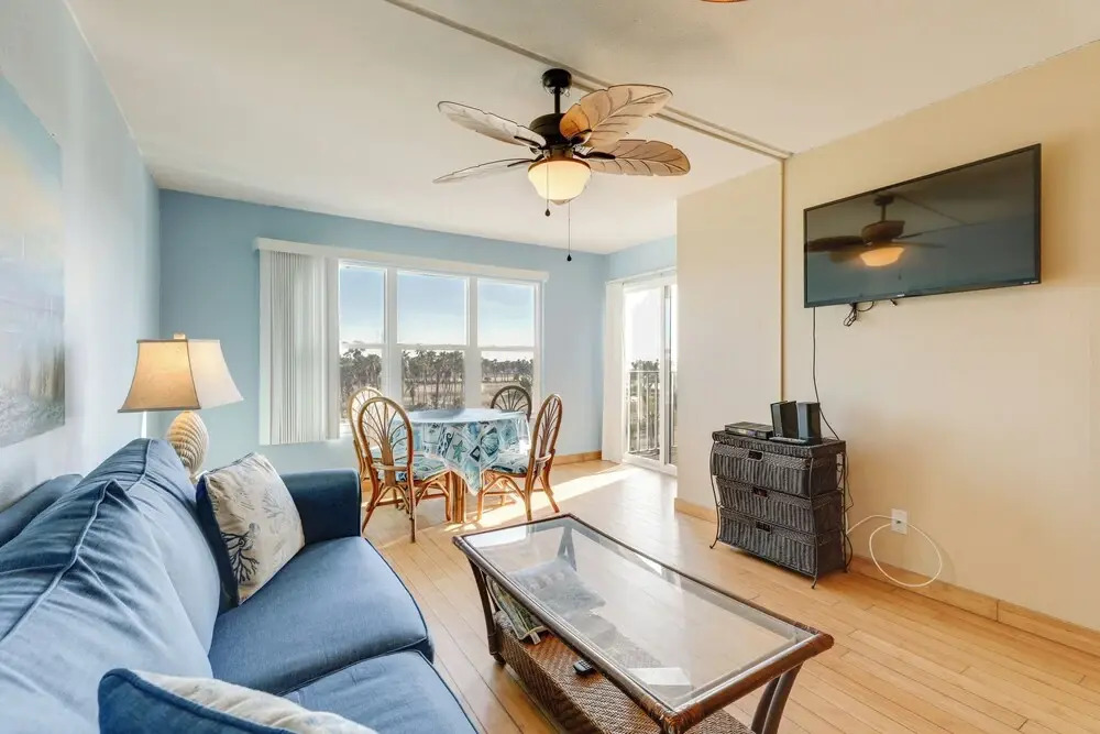 South Padre Island Condo - Walk to Beaches!