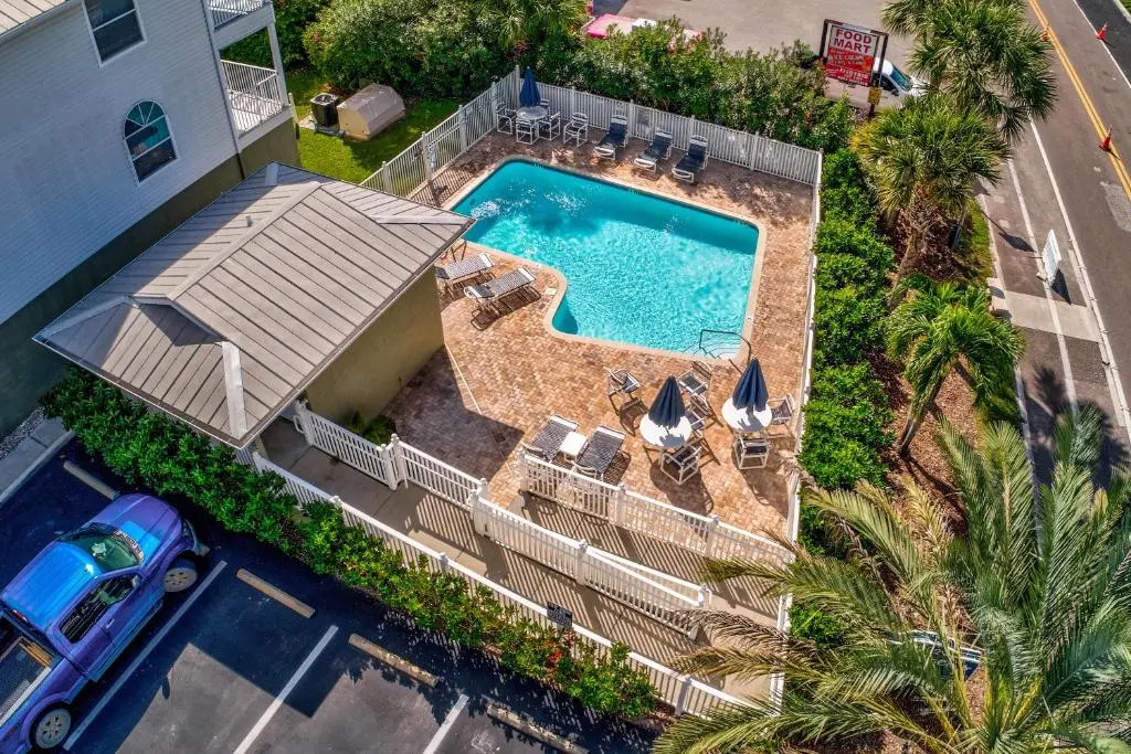 Mariner's Pointe 202
