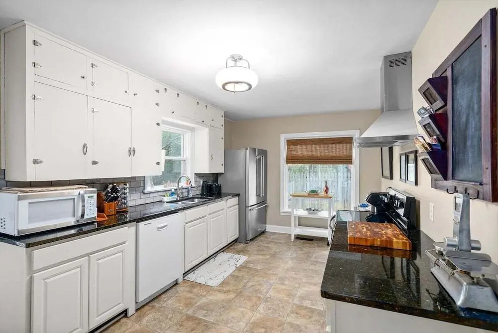 3BD 102 Madison Ter