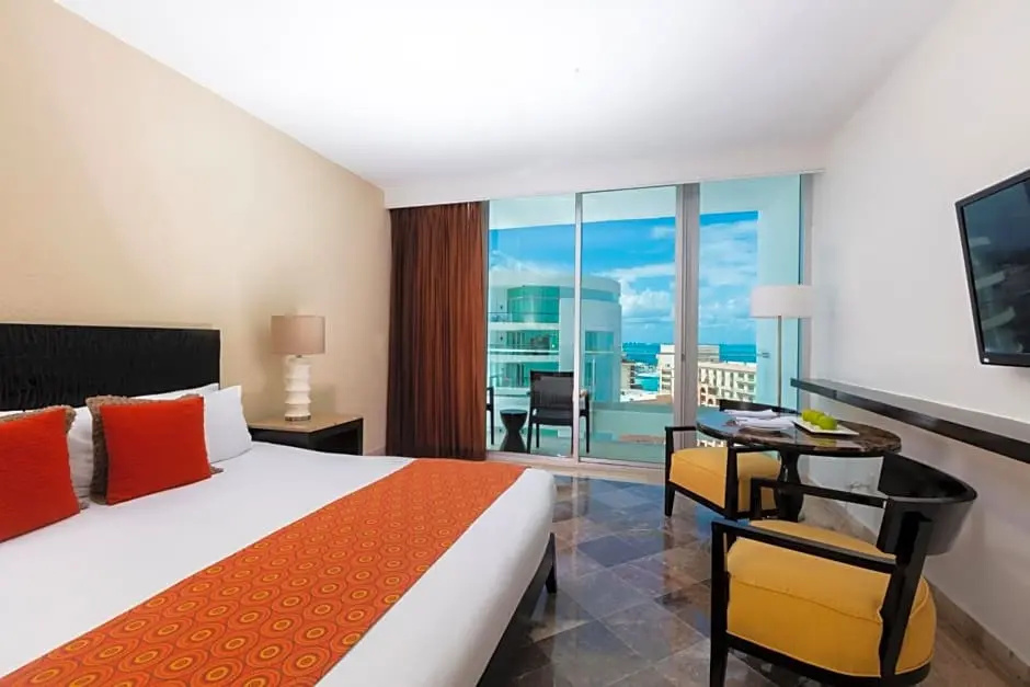 Двухместный номер Standard (двуспальная кровать) в Krystal Grand Cancun