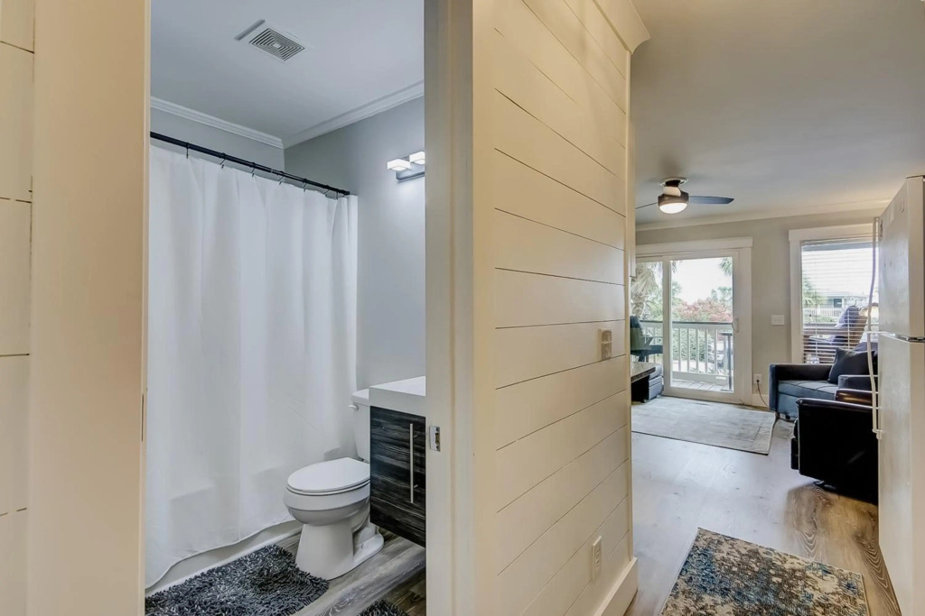 Sea Cabin 121-B