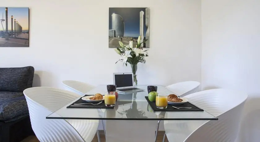 Catalonia Square Terrace & 5 bathrooms 5BD-5BTH
